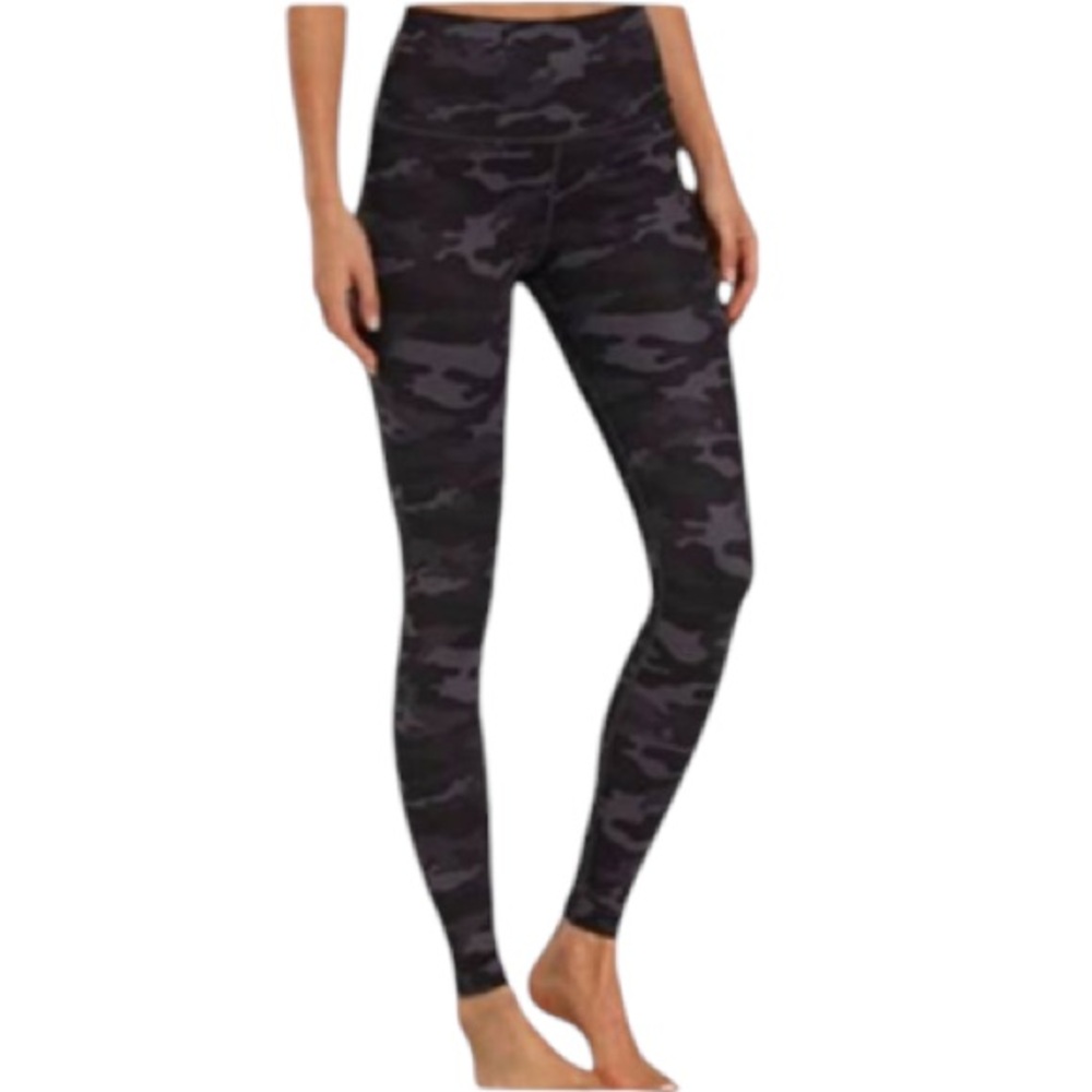 TSLA black and gray camo print high rise full length stretch leggings size large